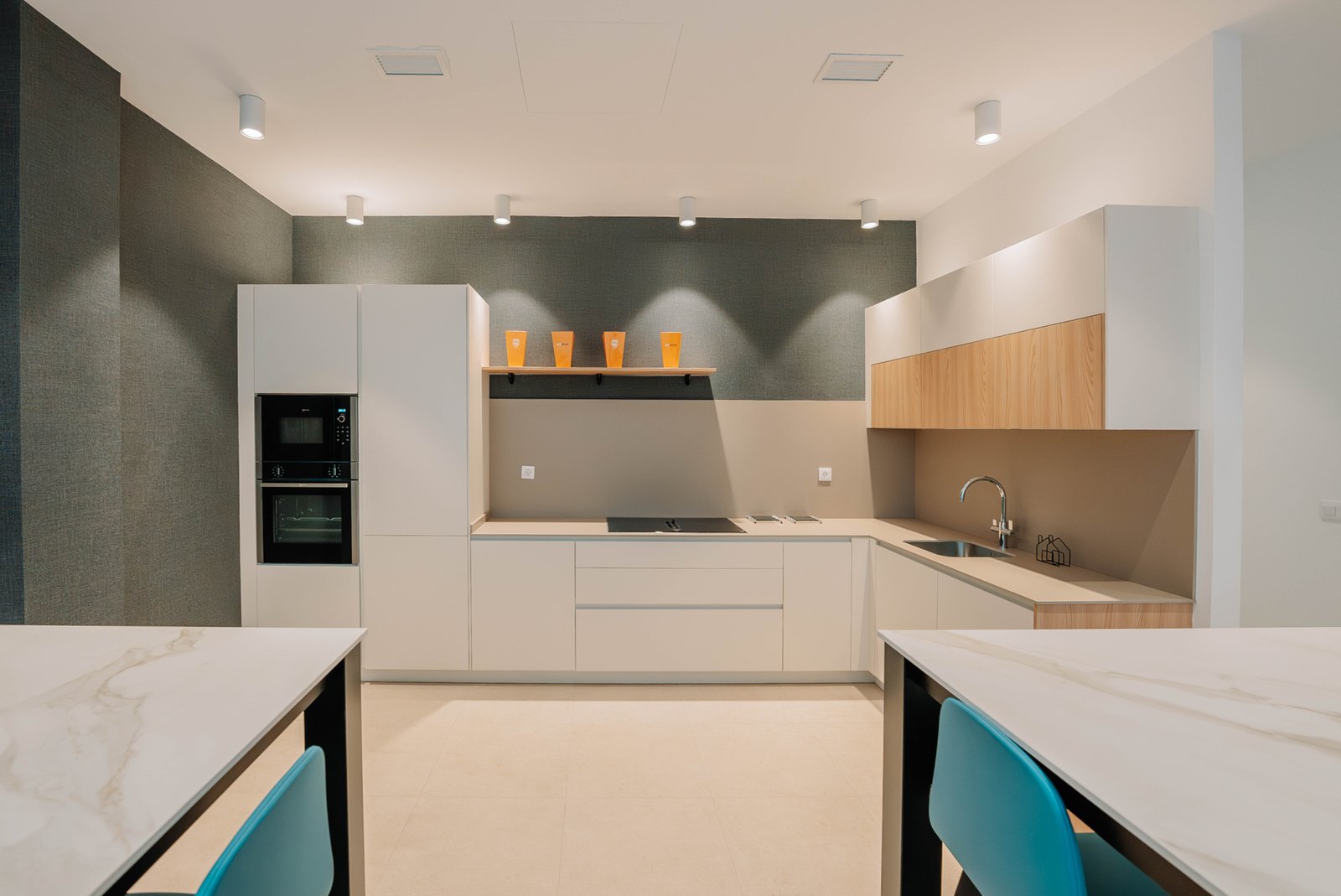 2 Bedroom apartment, just 100 meters from the beach