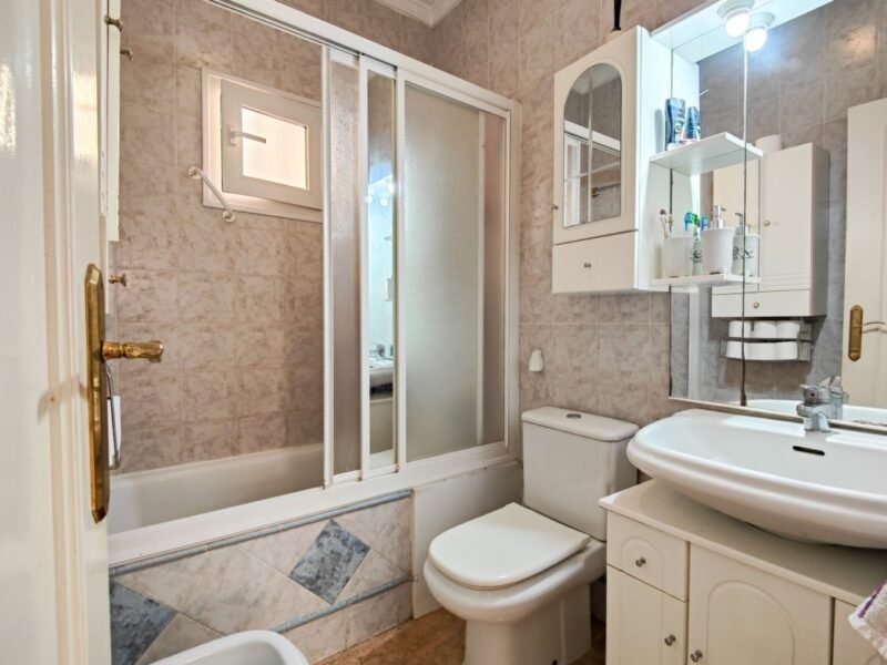 Impresionante villa con piscina privada y un gran apartamento de invitados