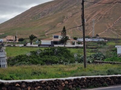 Parcela edificable 988m2 luz-agua